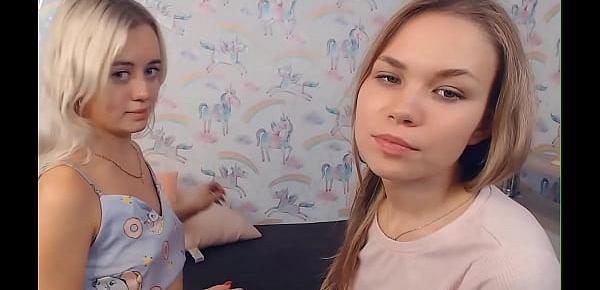 Watch Teens french kissing strap on twerking live Sex Video
